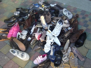 Стоковая обувь дешево